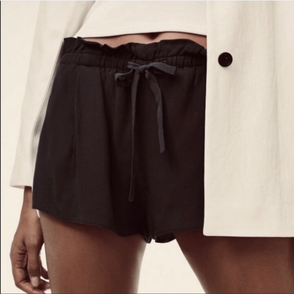 Aritzia Wilfred Silk Shorts - XS - Black